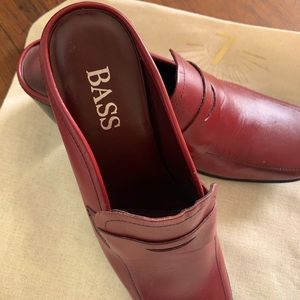 Brand new Bass  mule women !